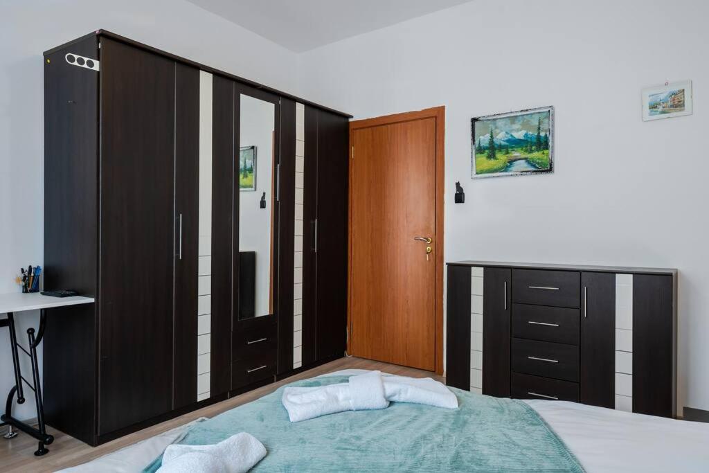 Spacious 3Bd Central Apartment โซเฟีย ภายนอก รูปภาพ