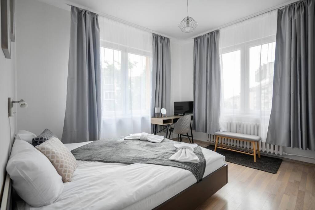 Spacious 3Bd Central Apartment โซเฟีย ภายนอก รูปภาพ
